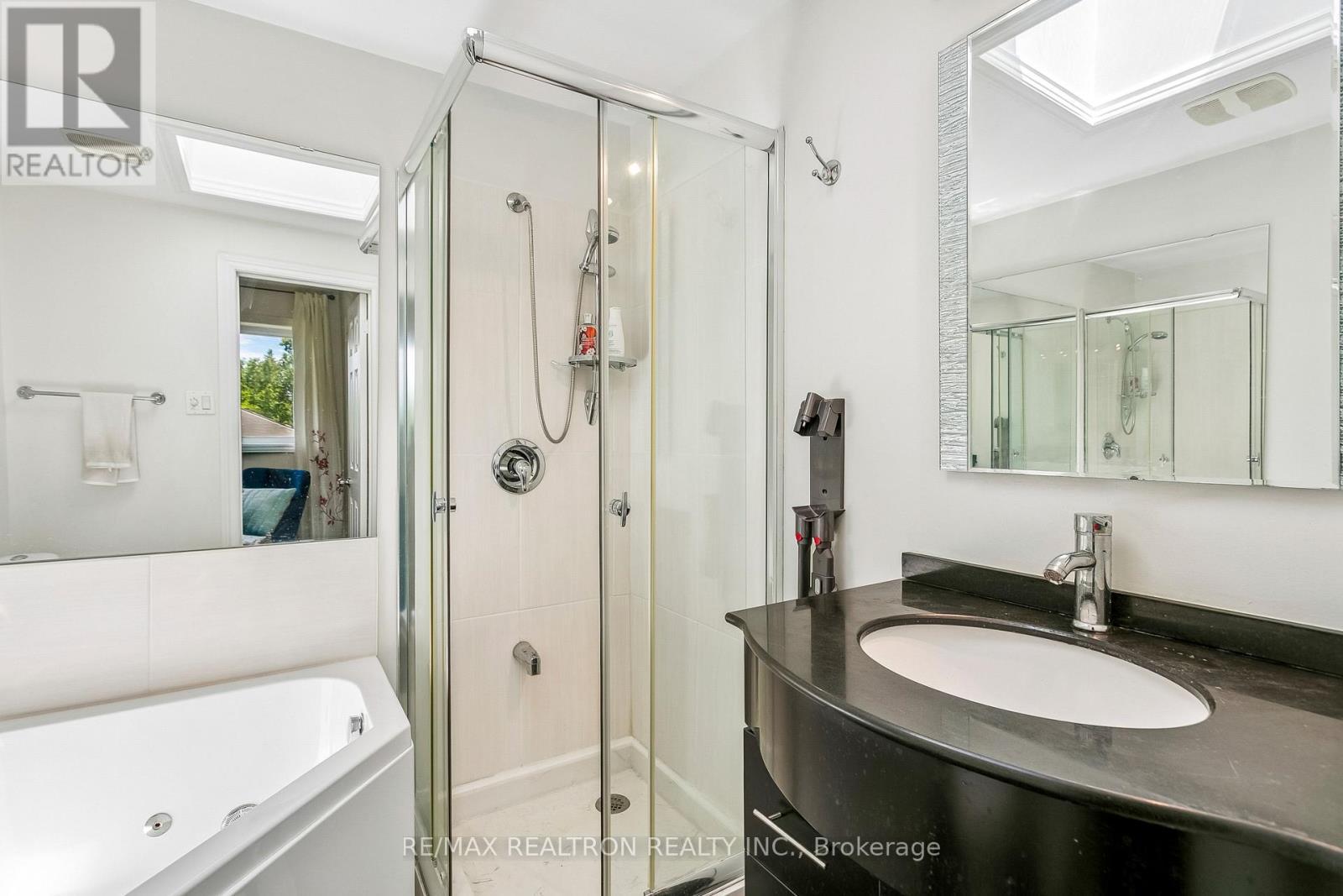 27 ELFINDALE CRESCENT - 28