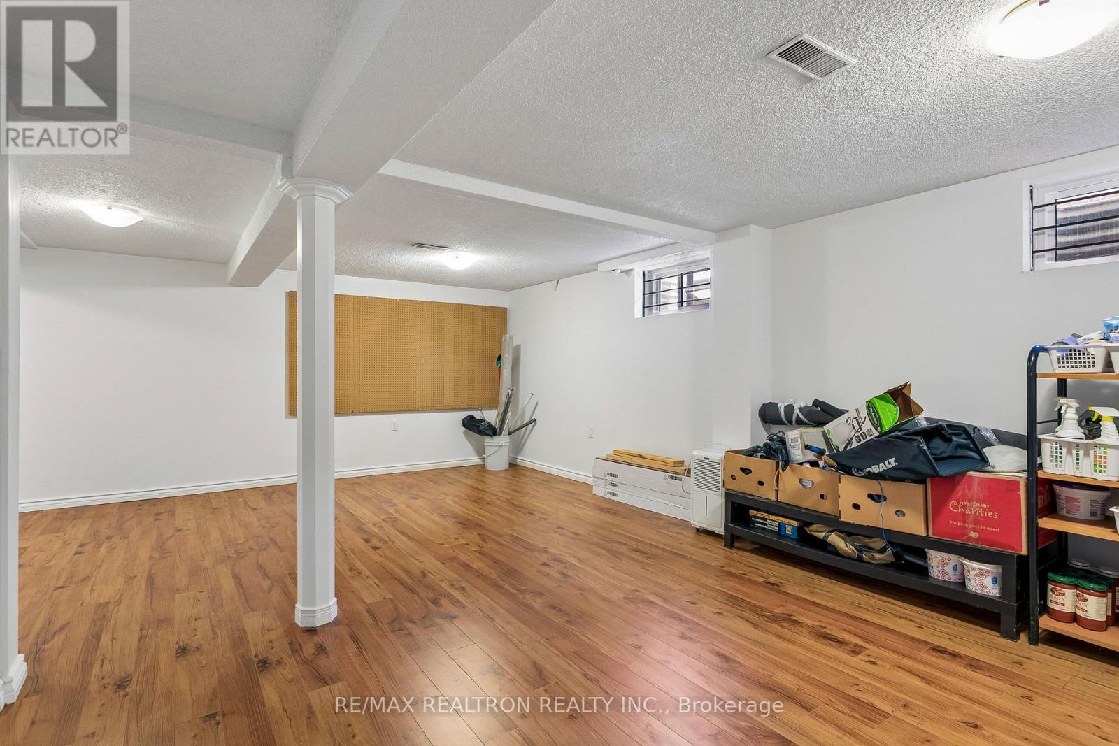 27 ELFINDALE CRESCENT - 44