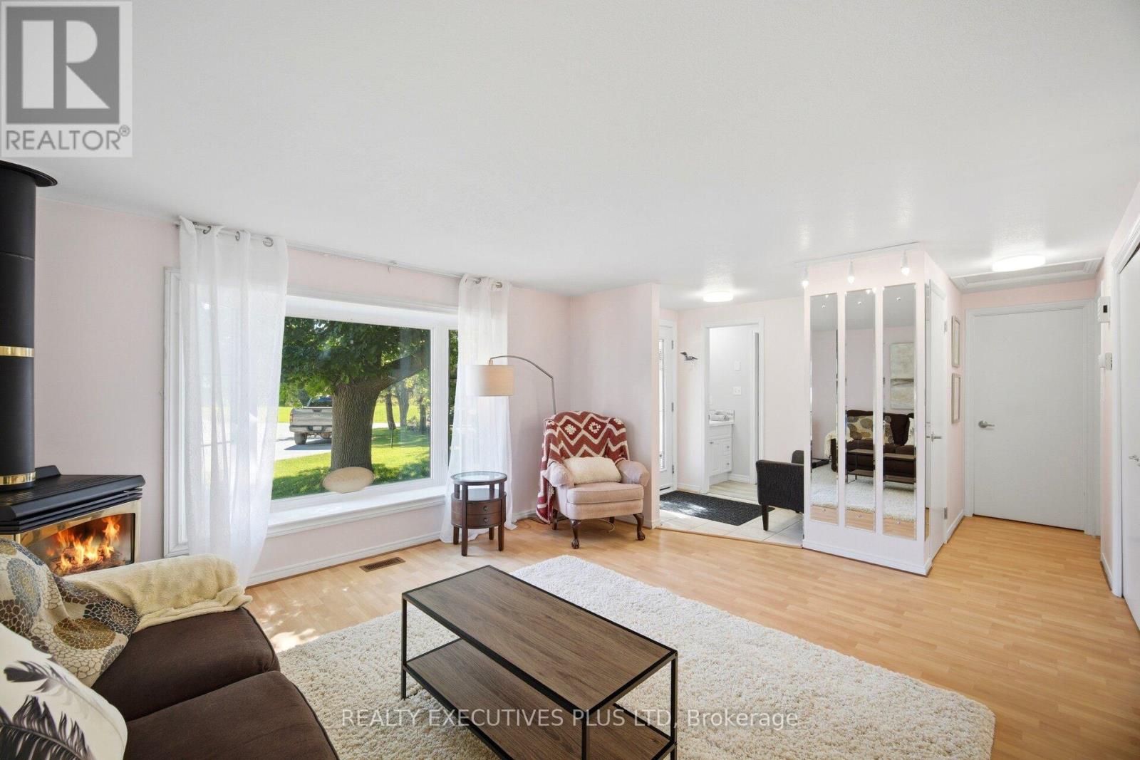 14 BUTTERNUT COURT - 9