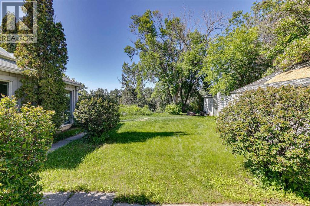 8808 48 Avenue - 10