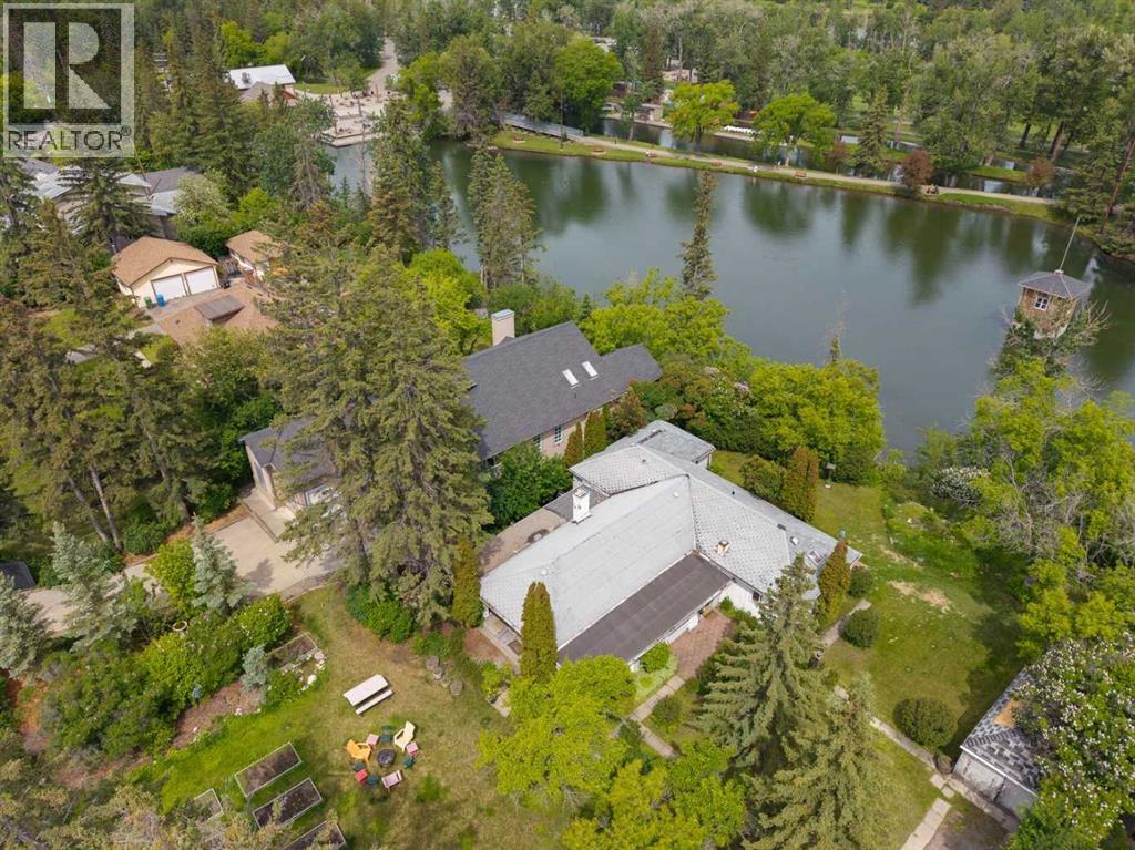 8808 48 Avenue — photo 36