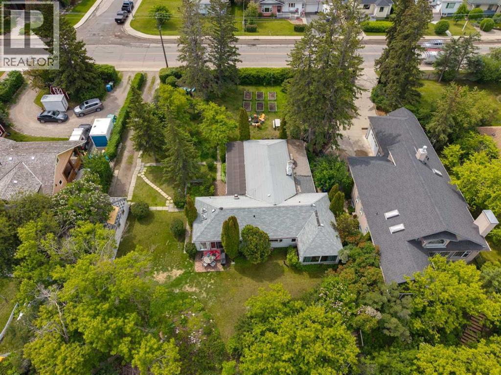 8808 48 Avenue - 38