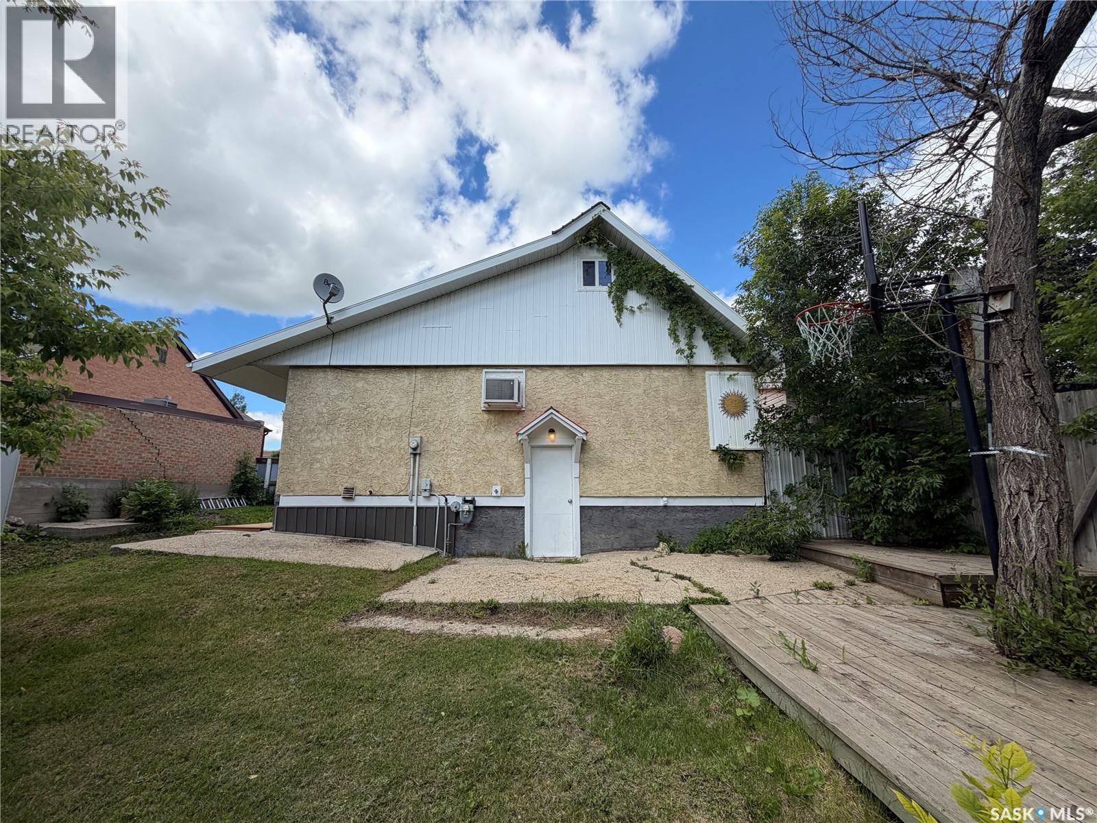 1106 1st STREET - 21
