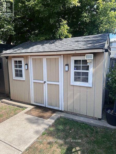 84 BARONS AVENUE N - 31