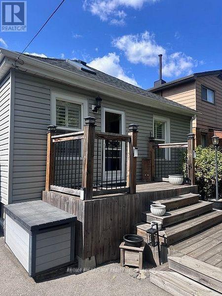 84 BARONS AVENUE N - 30