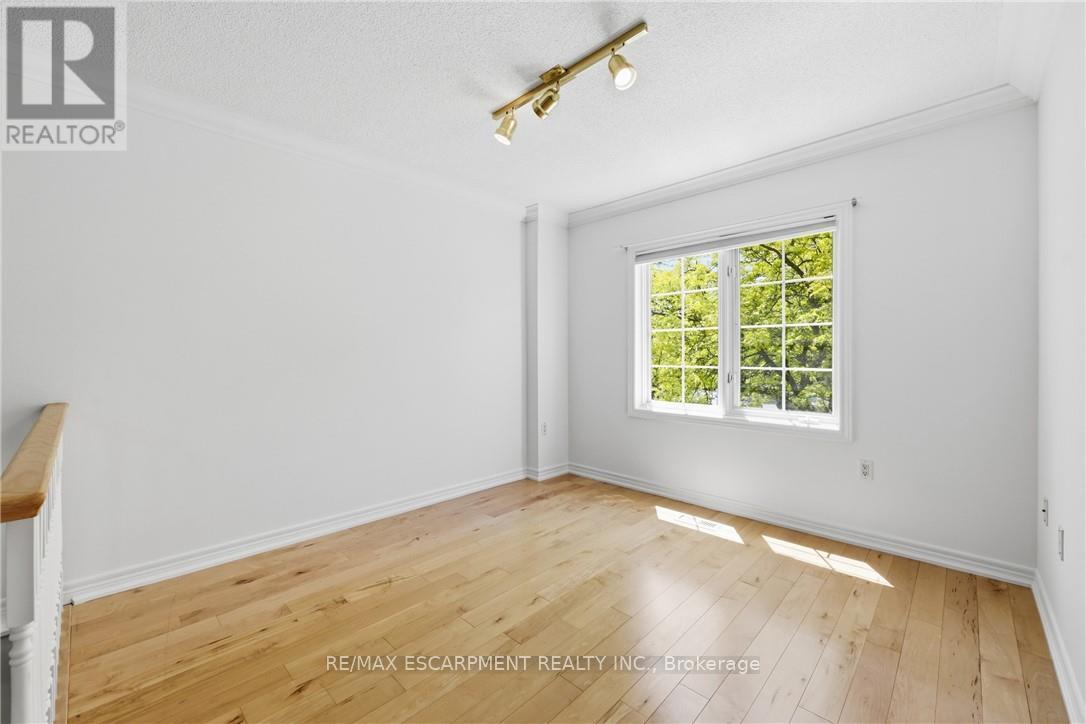 #6 85 EDGEWATER DRIVE - 27