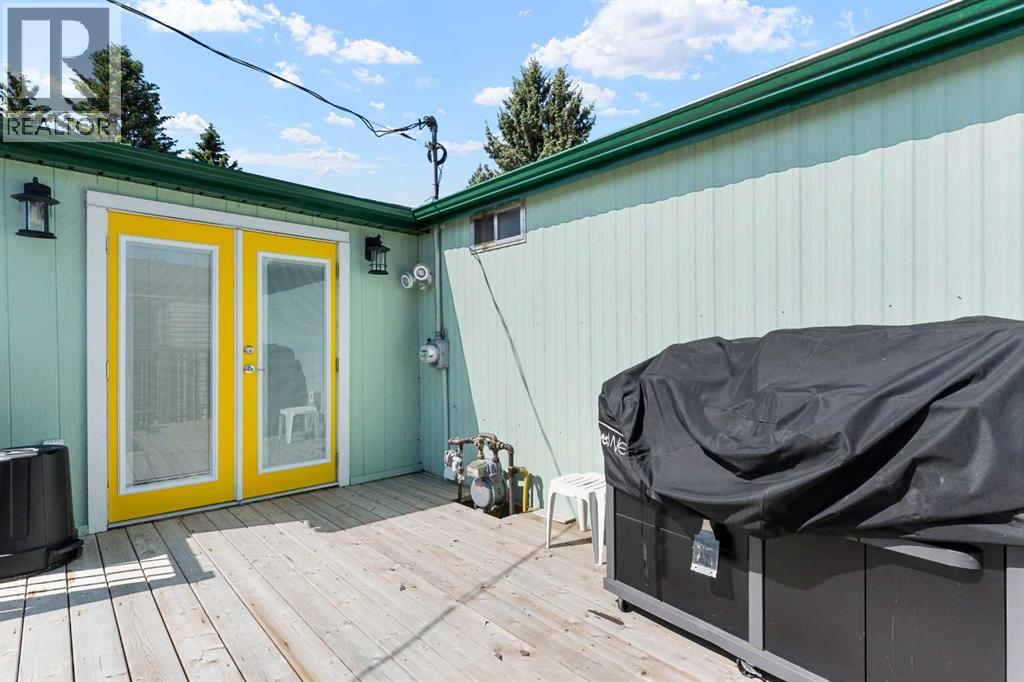 7 Tamarack Crescent NW - 24