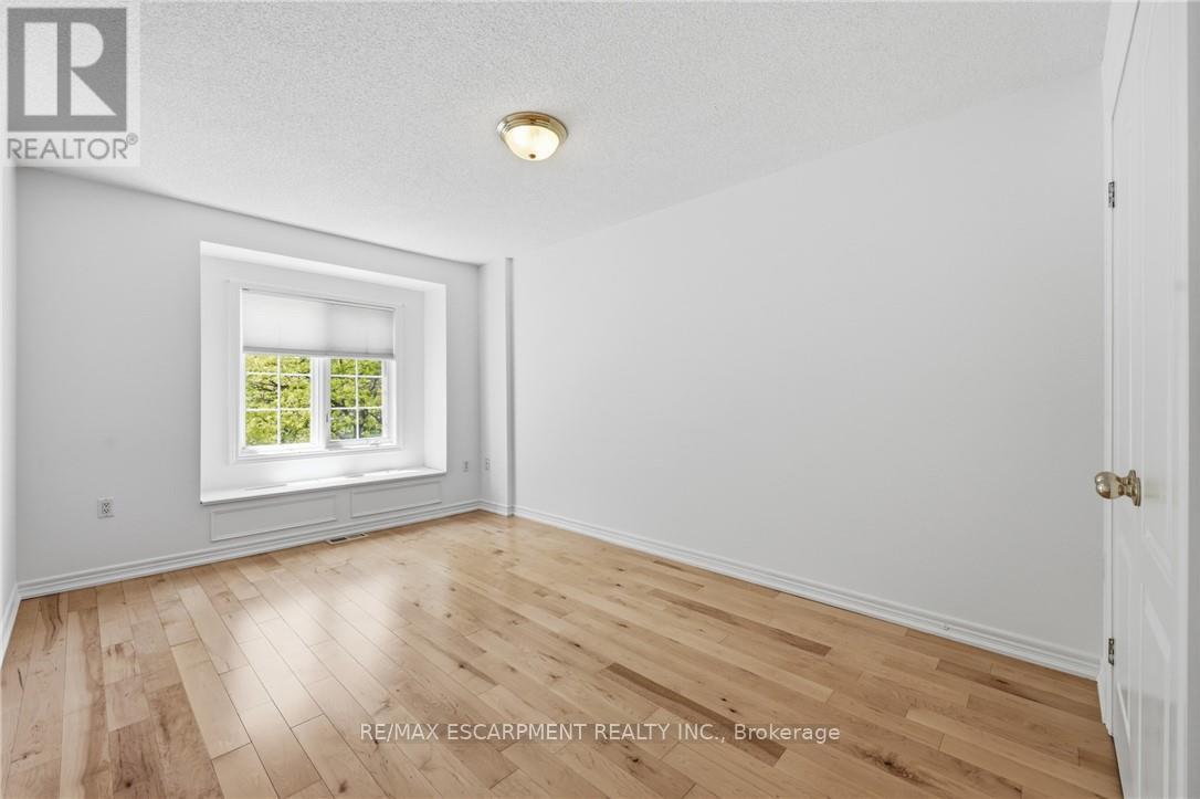 #6 85 EDGEWATER DRIVE - 18