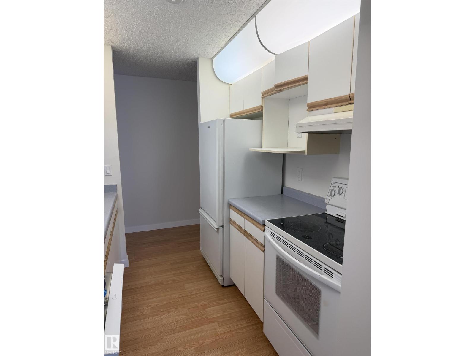 #213 17467 98A AV NW - 2