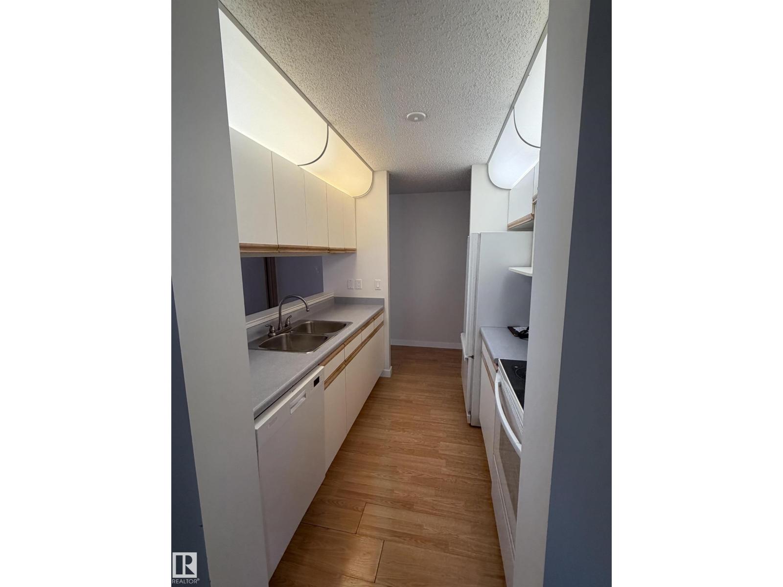 #213 17467 98A AV NW - 6