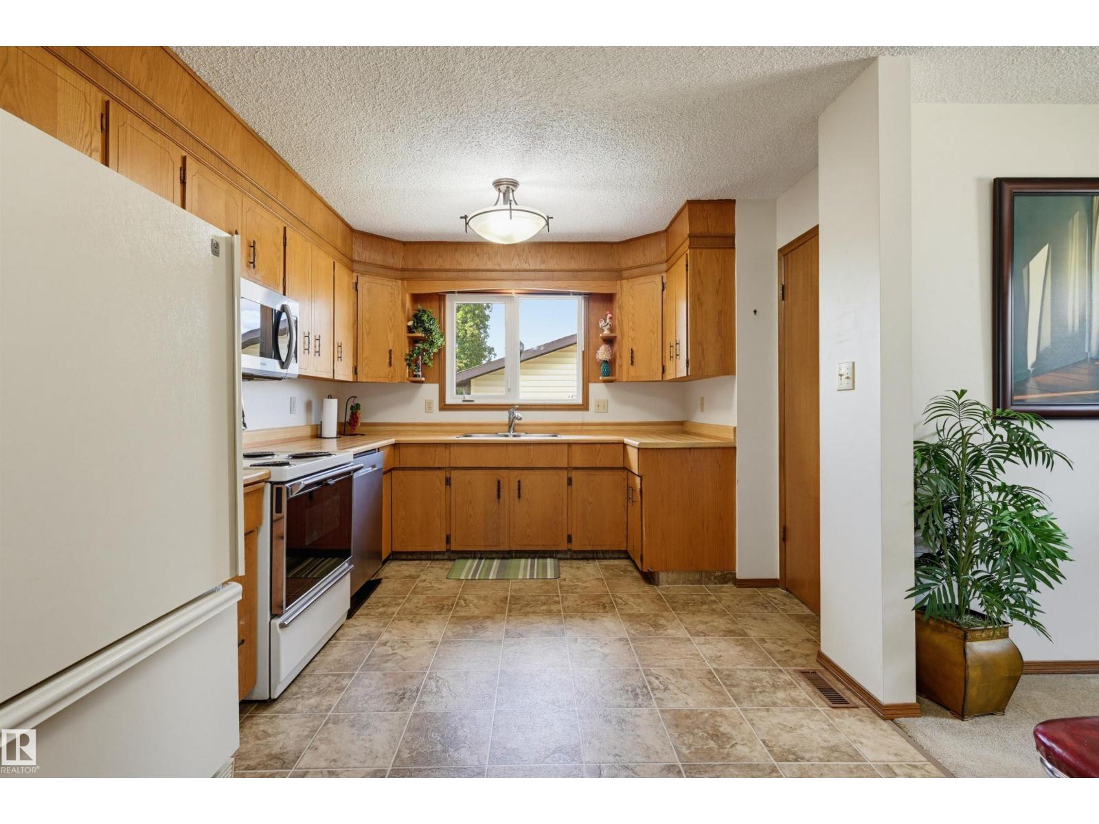 1920 65 ST NW - 11