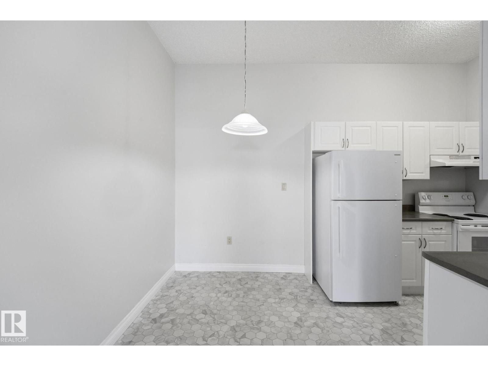 #105 11446 40 AV NW NW - 10