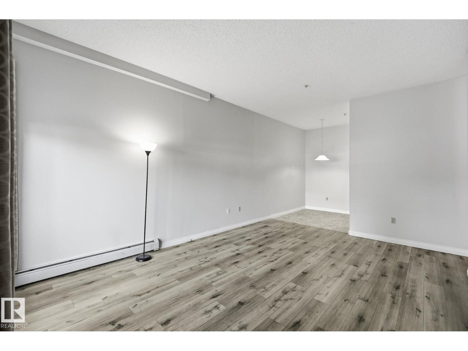 #105 11446 40 AV NW NW - 15
