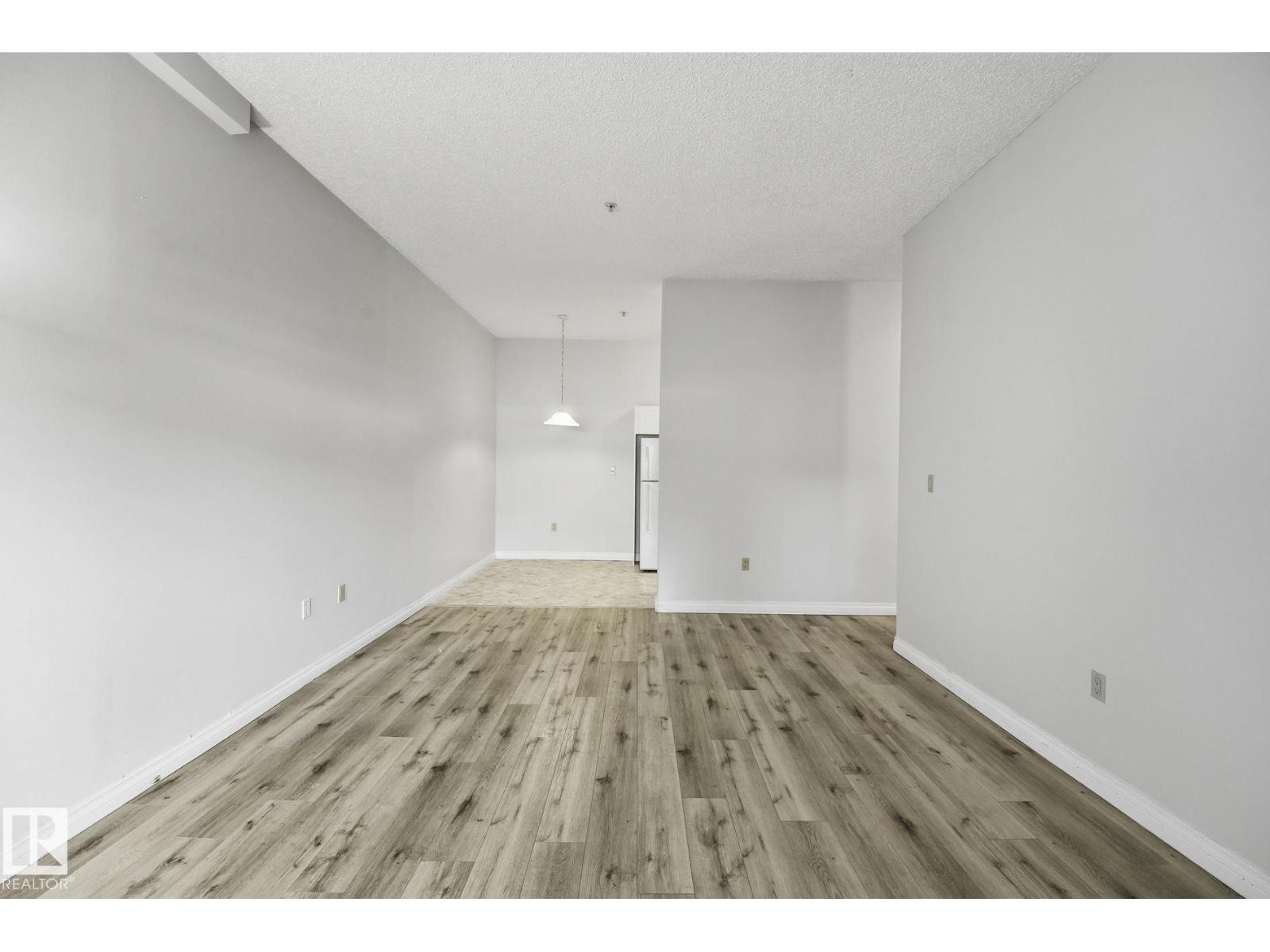 #105 11446 40 AV NW NW - 16