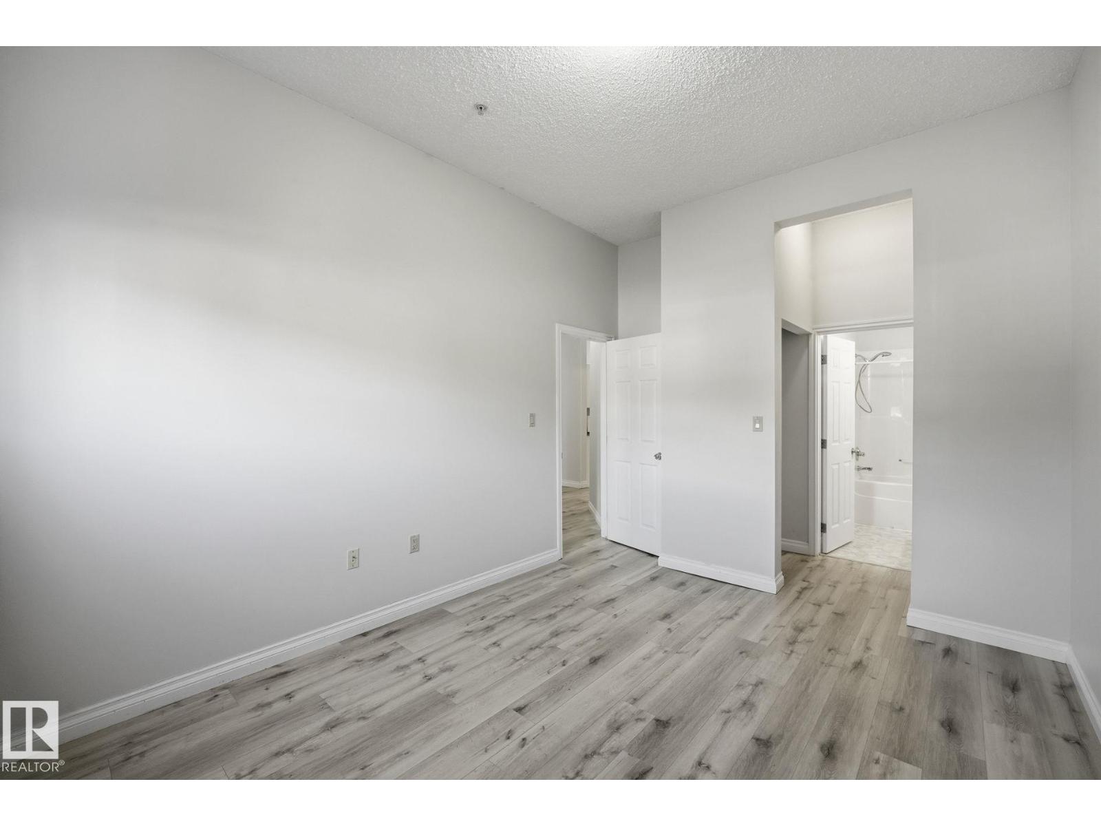 #105 11446 40 AV NW NW - 19