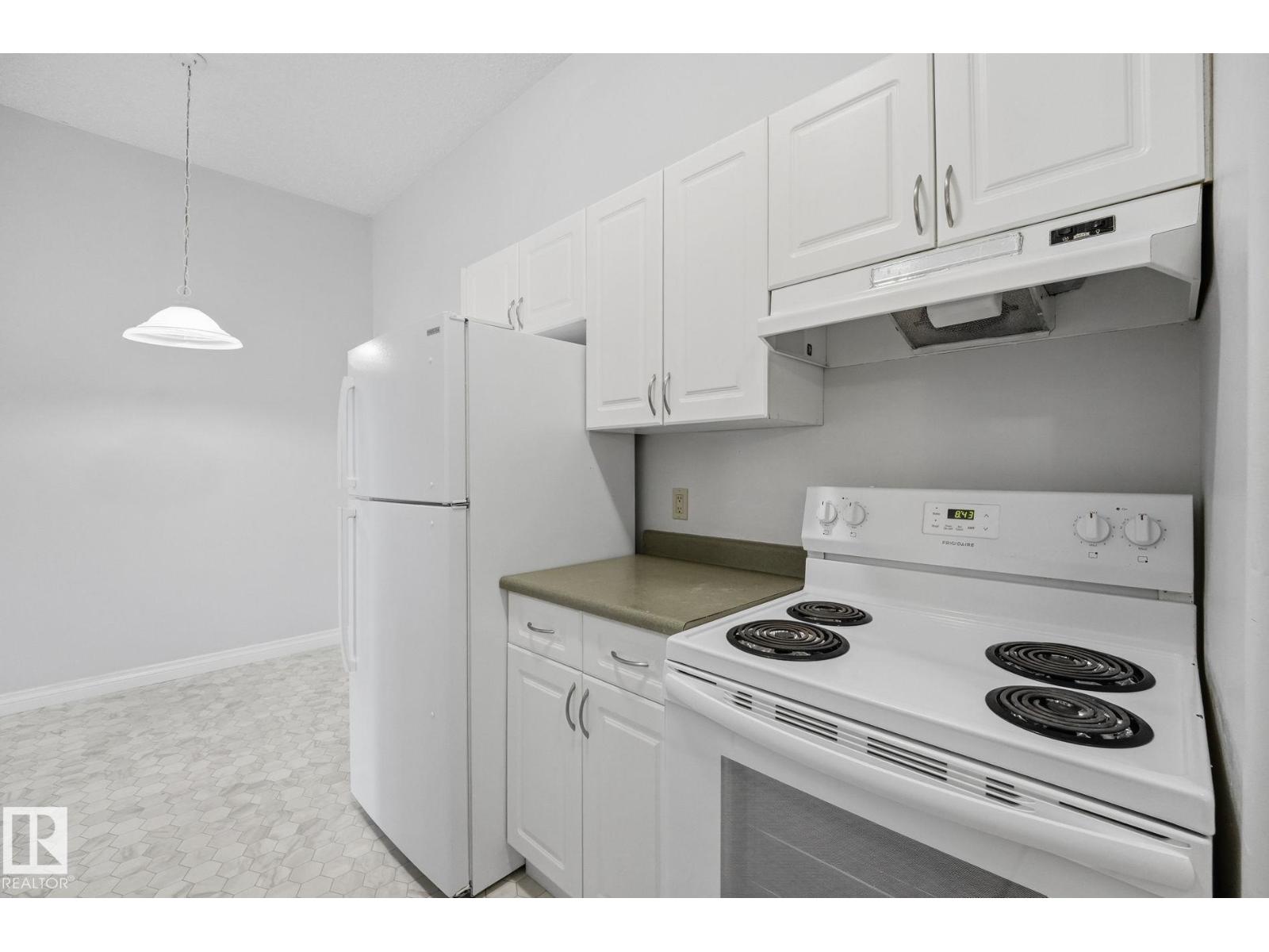 #105 11446 40 AV NW NW - 9
