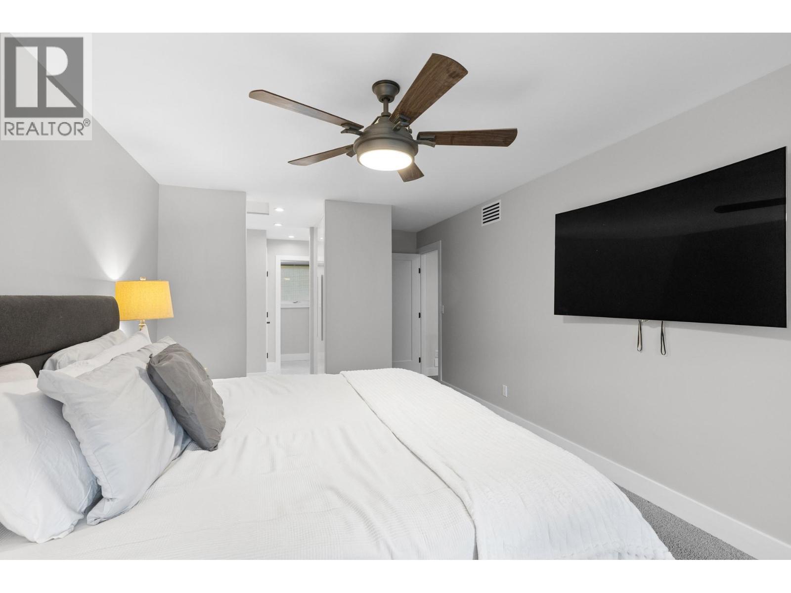 7654 Falcon Ridge Crescent - 29
