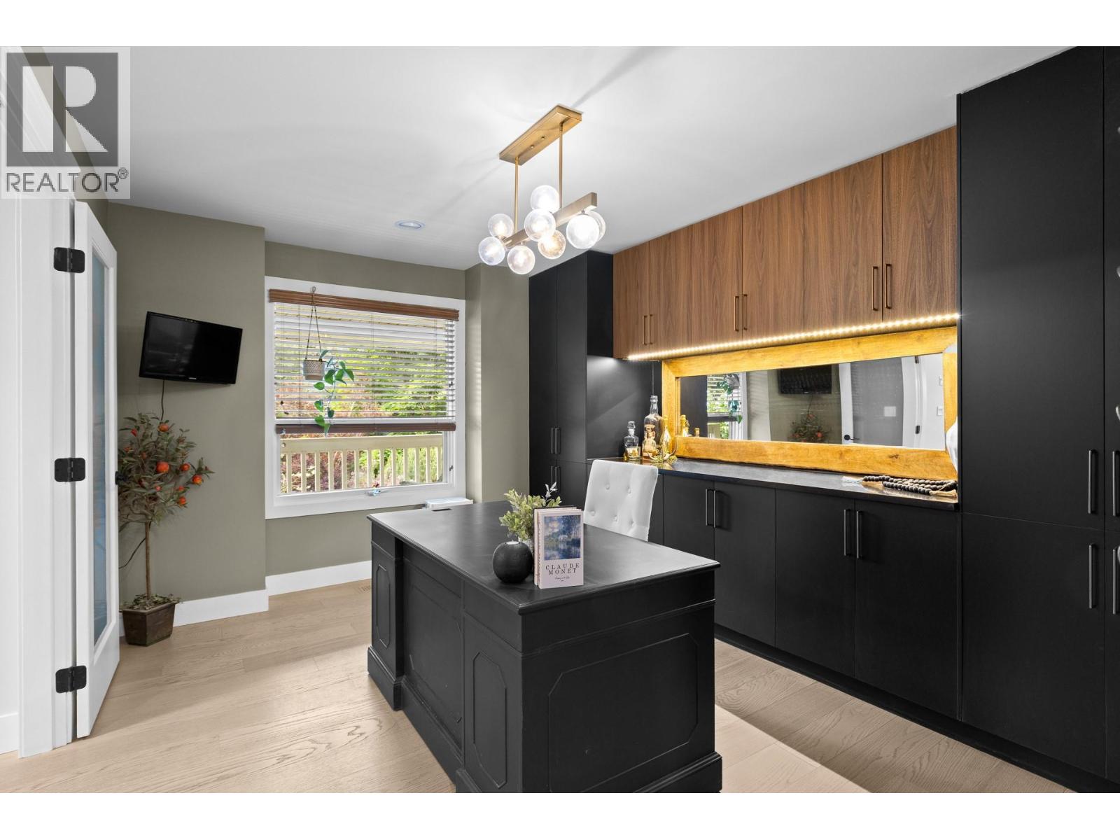 7654 Falcon Ridge Crescent - 21