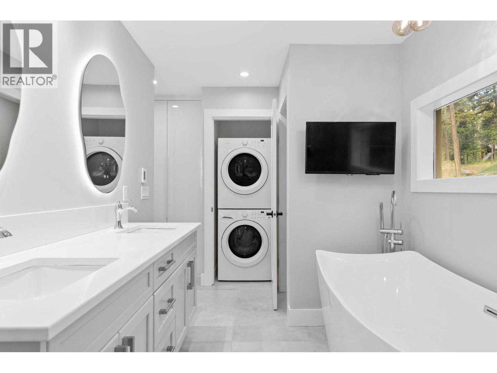 7654 Falcon Ridge Crescent - 33