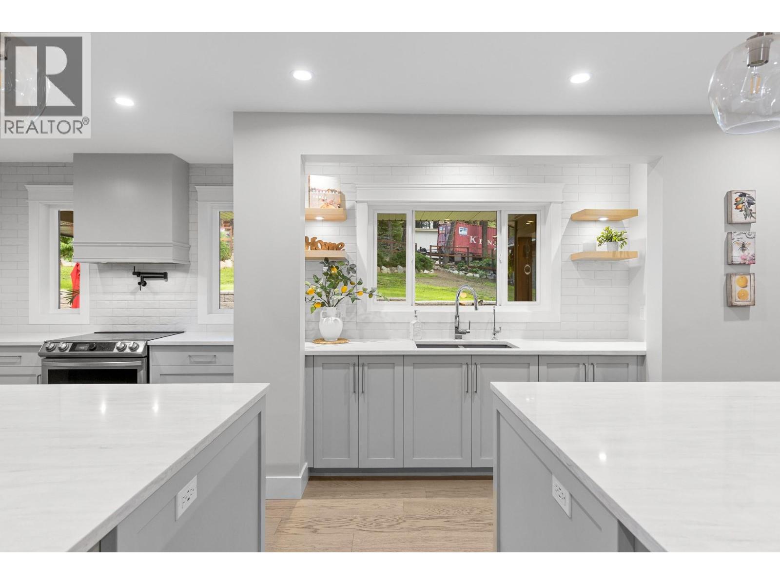7654 Falcon Ridge Crescent - 13