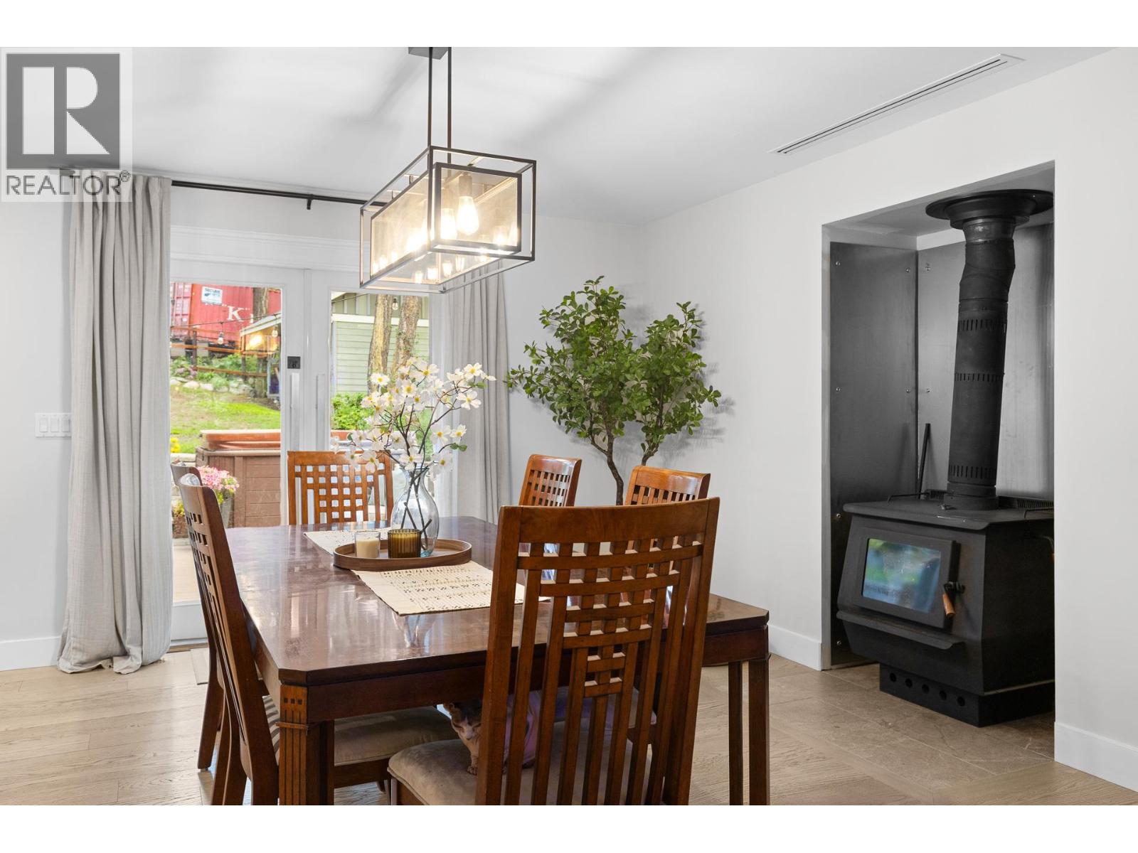 7654 Falcon Ridge Crescent - 8