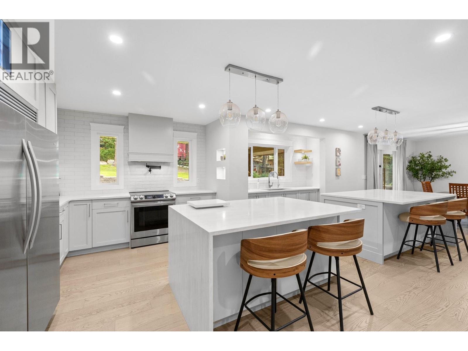 7654 Falcon Ridge Crescent - 12