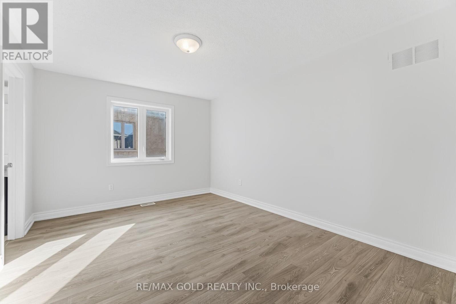 15 JUNETOWN CIRCLE - 23