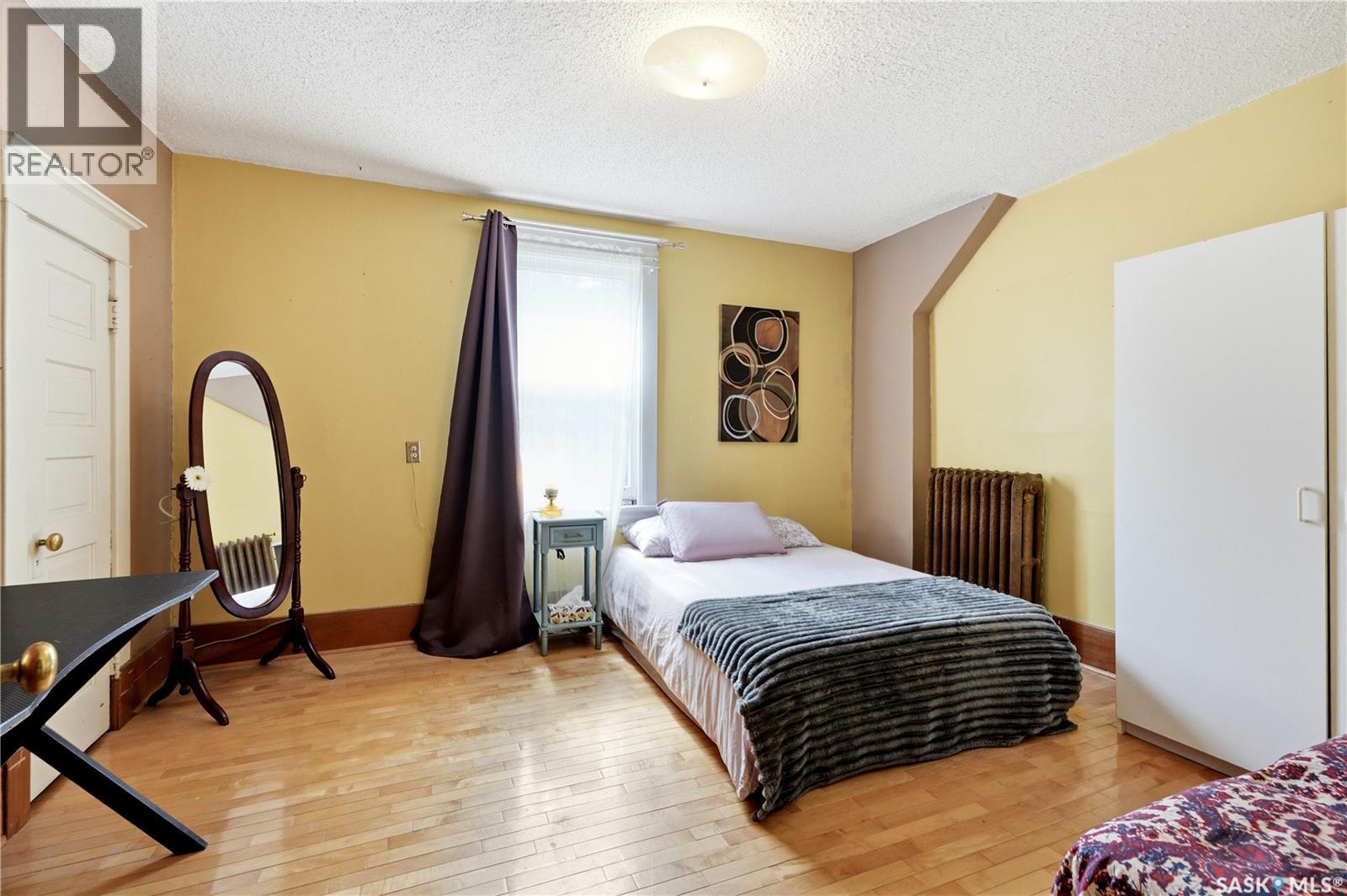 606 BEDFORD ROAD - 33