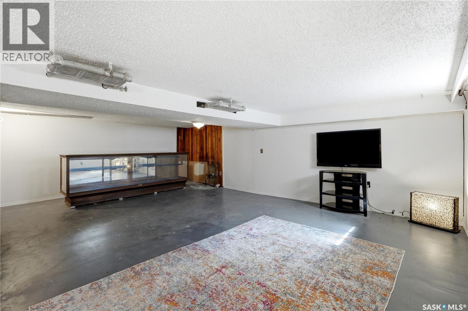 606 BEDFORD ROAD - 43