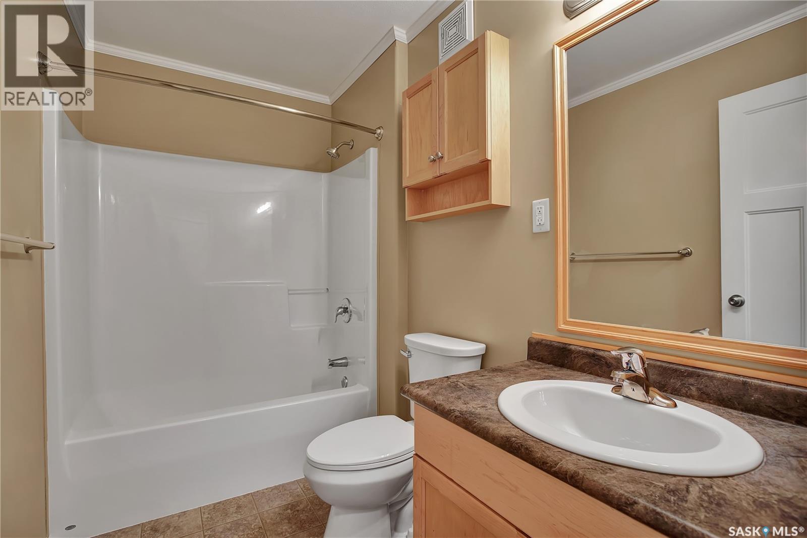 307 1022 Hampton CIRCLE — photo 11