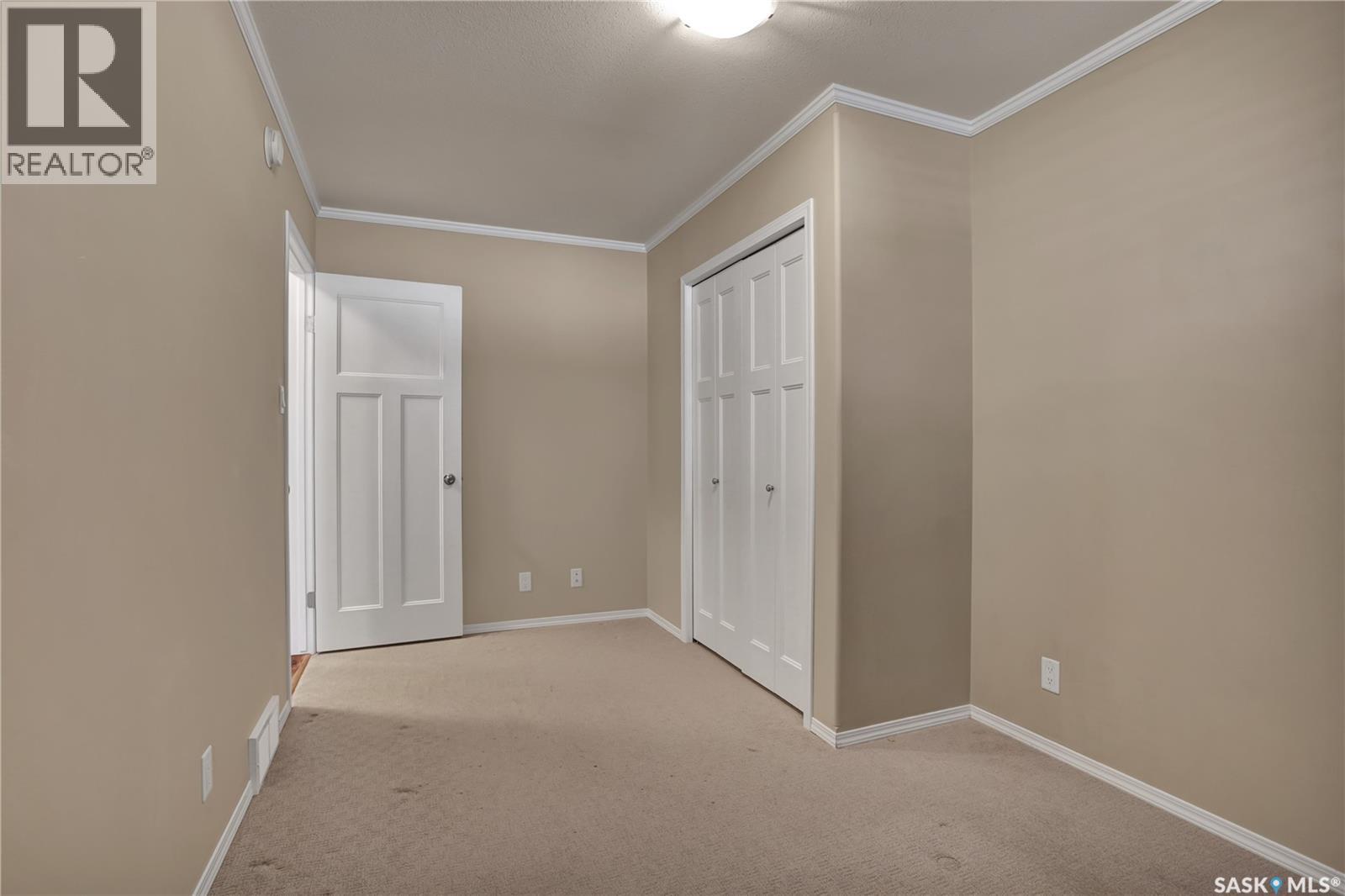 307 1022 Hampton CIRCLE — photo 15
