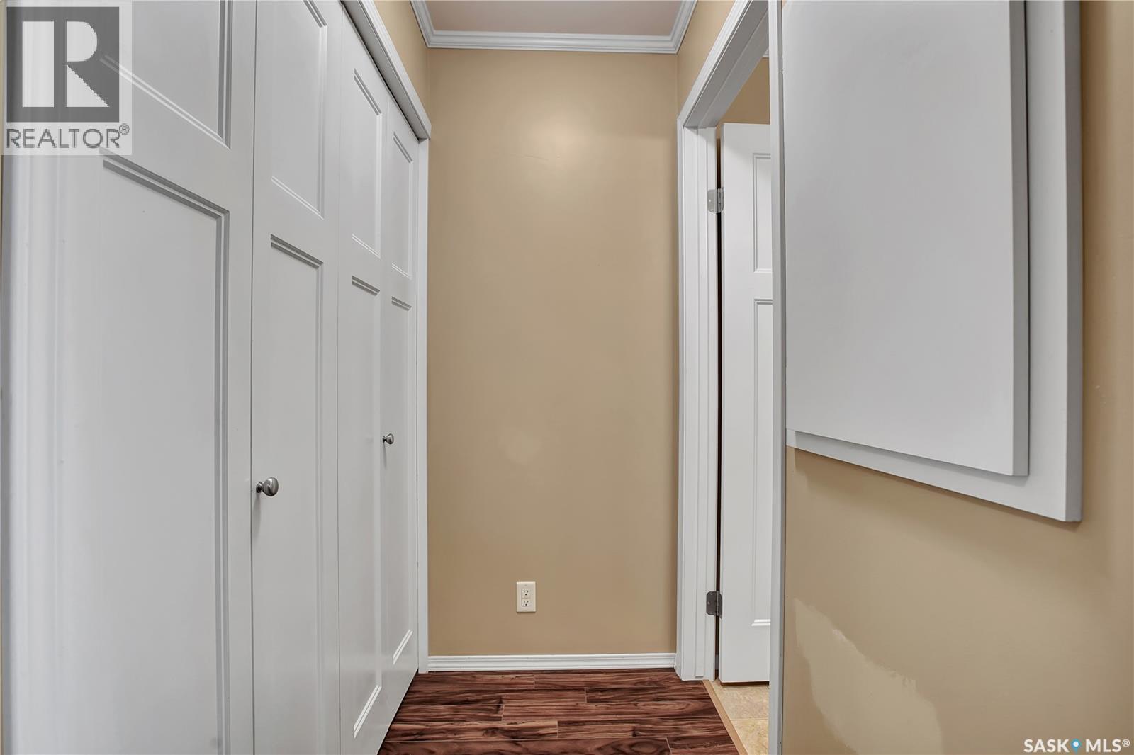 307 1022 Hampton CIRCLE — photo 9