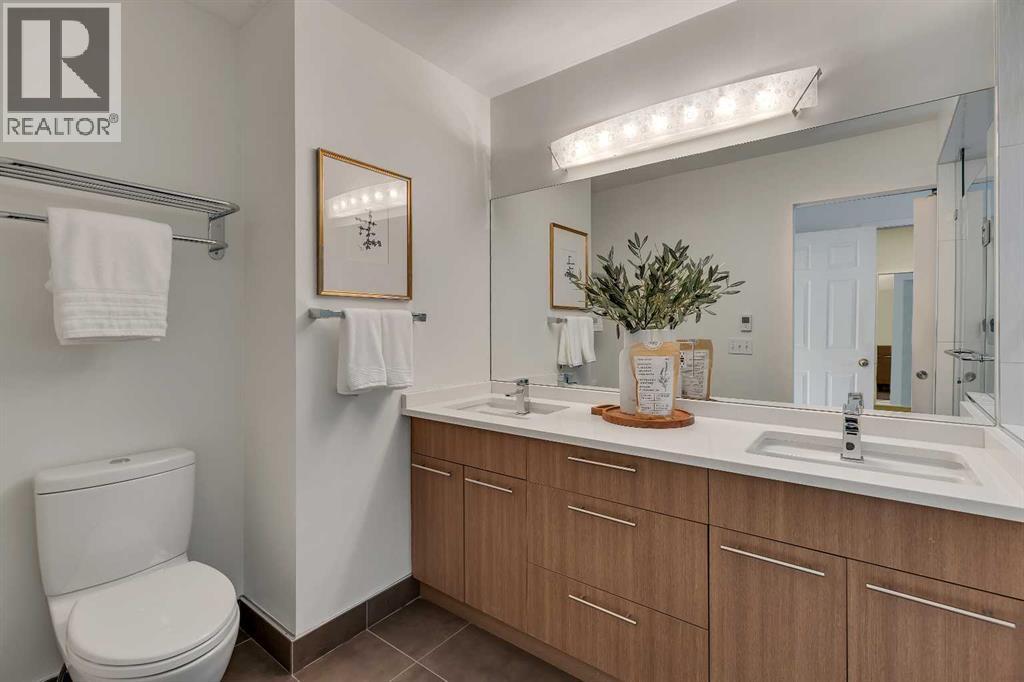 Ensuite + Dual Vanities