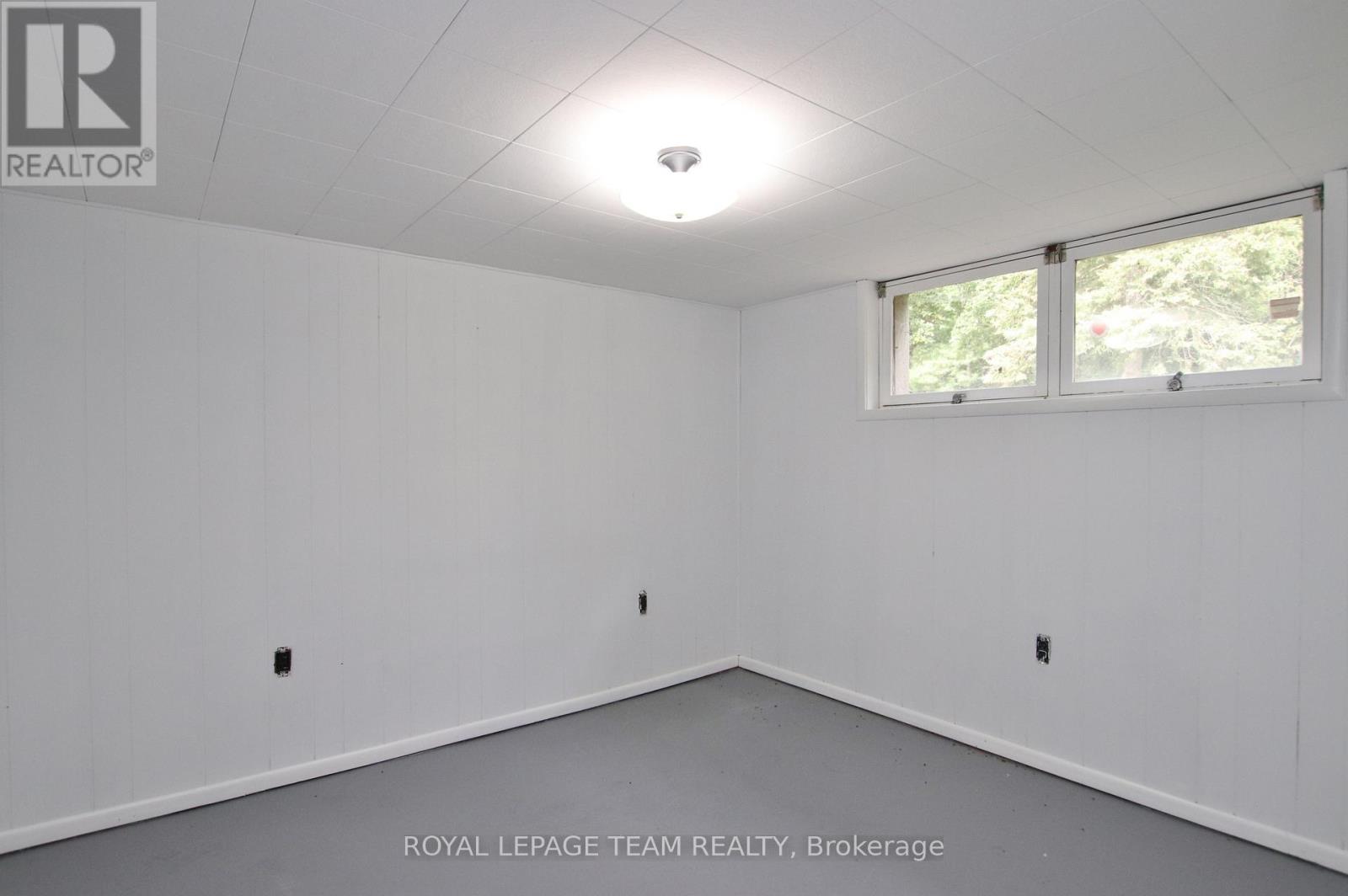 4 Bed, 2 Bath House for Sale in Ottawa – 5 CARIBOU AVENUE, Ottawa – MLS# X13491122 - Image 33