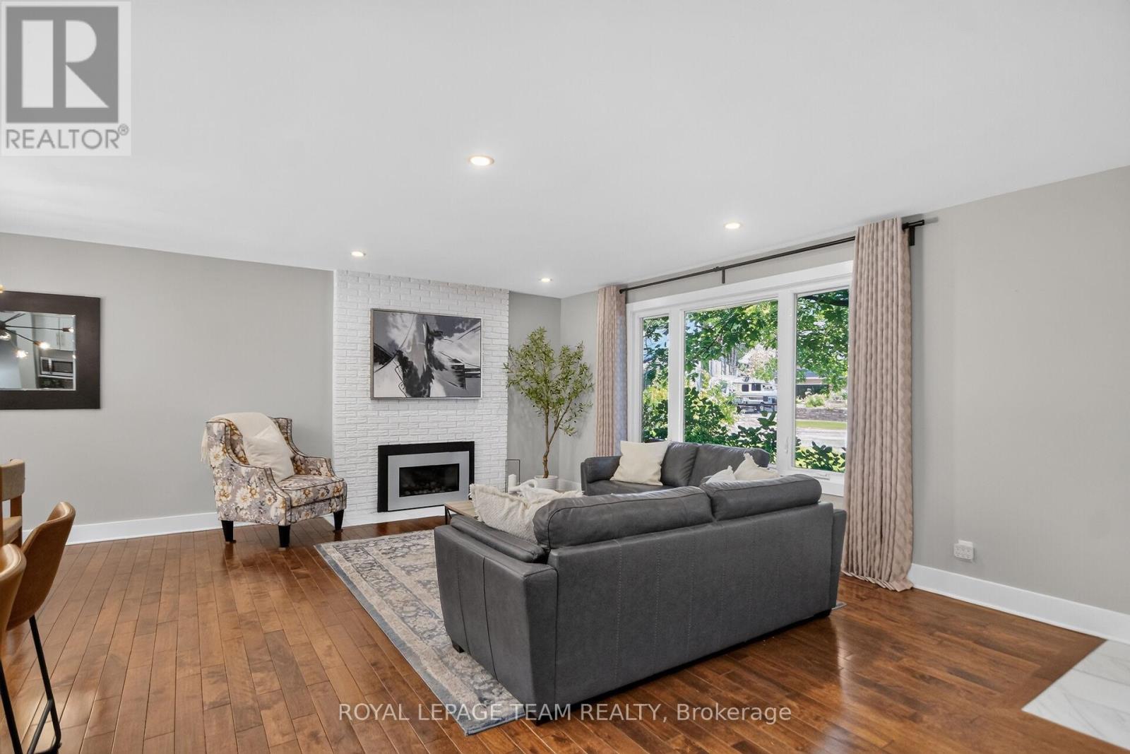4 Bed, 2 Bath House for Sale in Ottawa – 5 CARIBOU AVENUE, Ottawa – MLS# X13491122 - Image 8