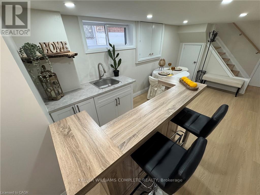 101 REID AVENUE N - 32