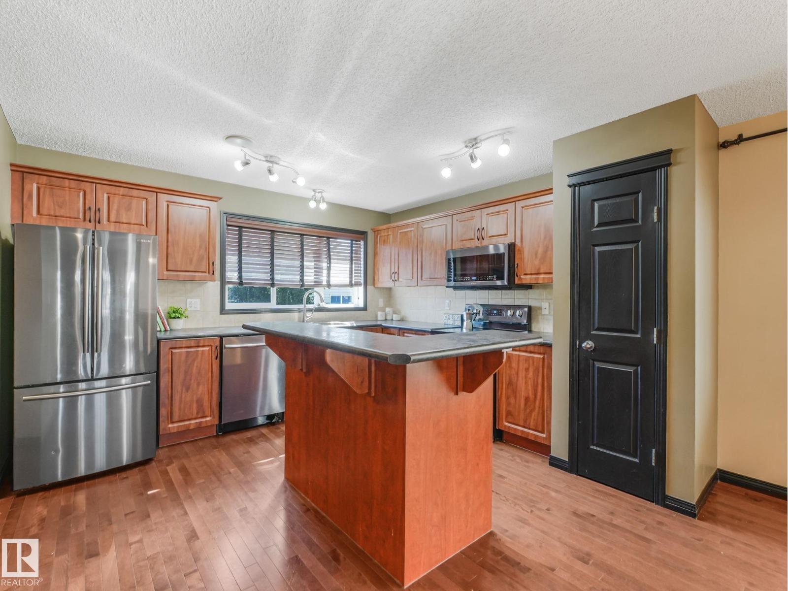 14843 140 ST NW - 12