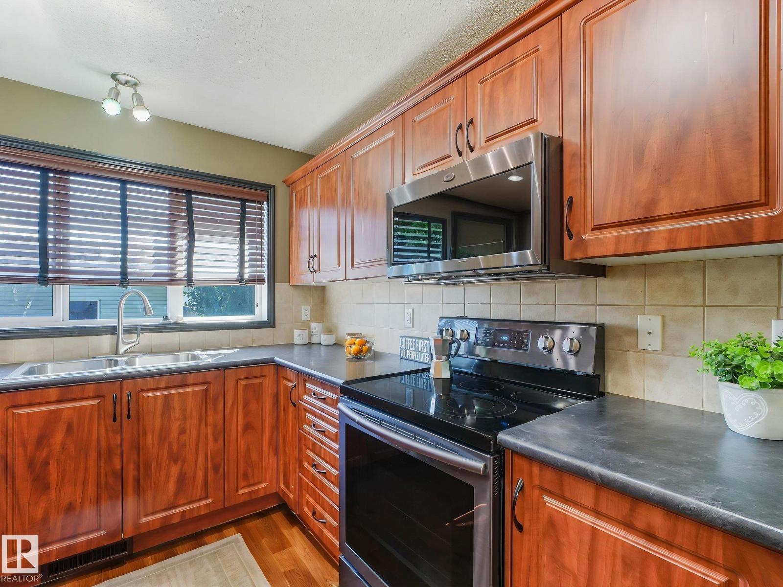 14843 140 ST NW - 14