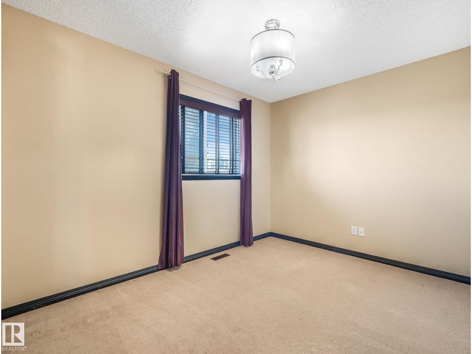 14843 140 ST NW - 23