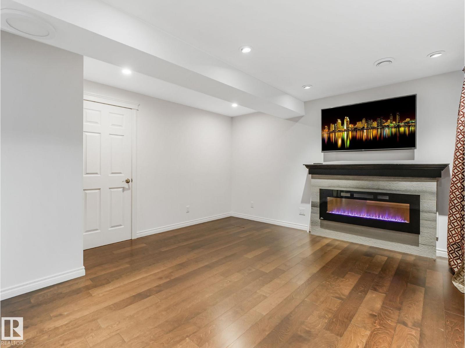 14843 140 ST NW - 39