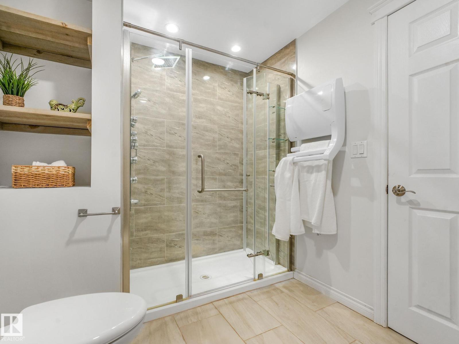 14843 140 ST NW - 44