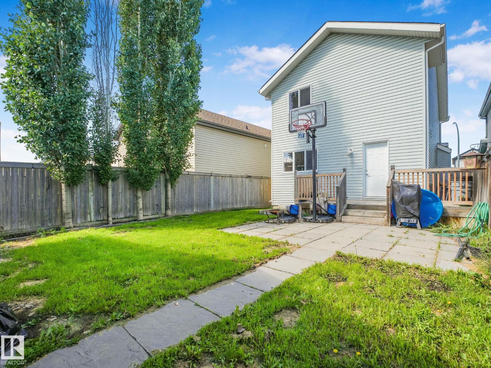 14843 140 ST NW - 50