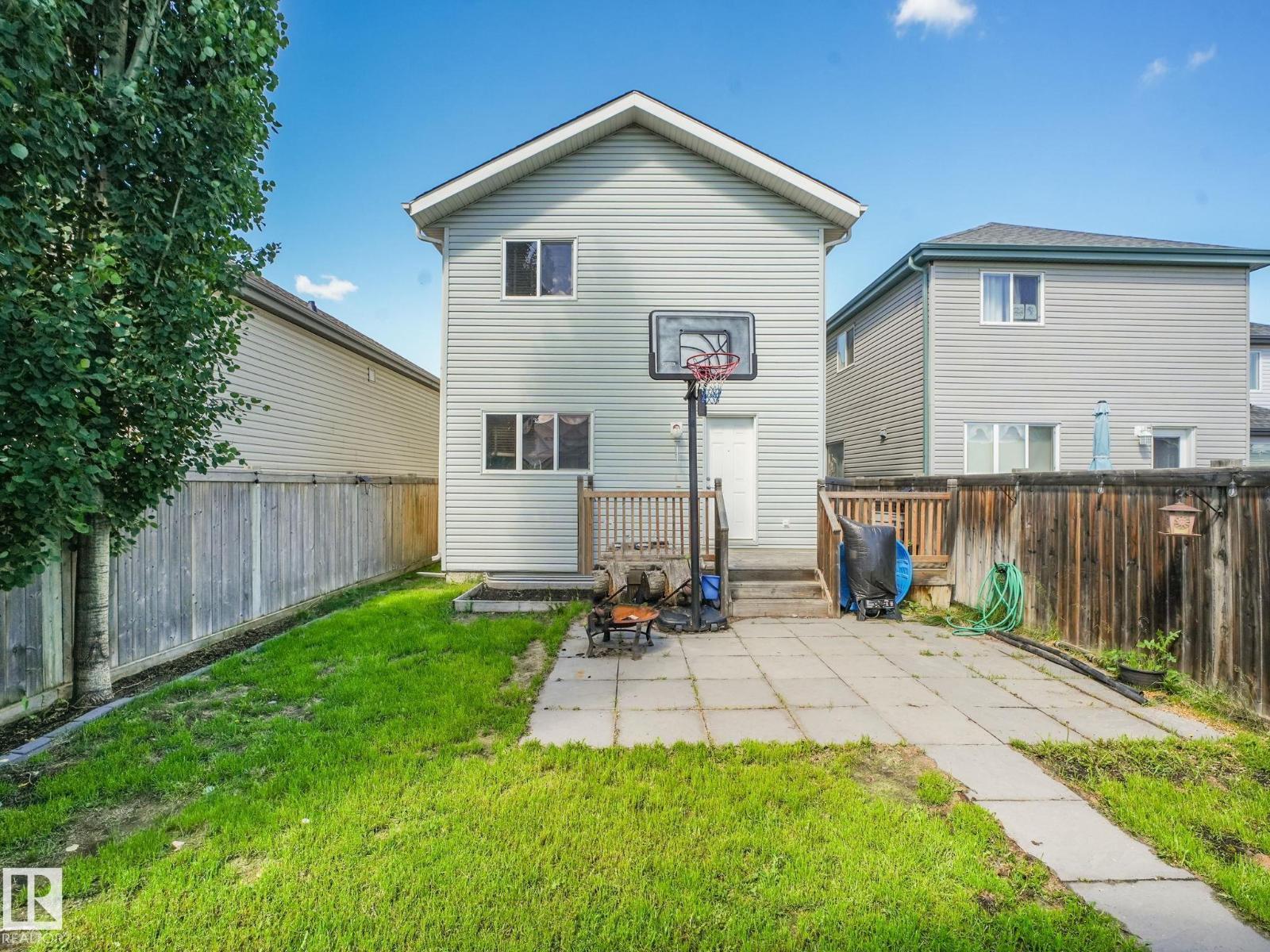 14843 140 ST NW - 51