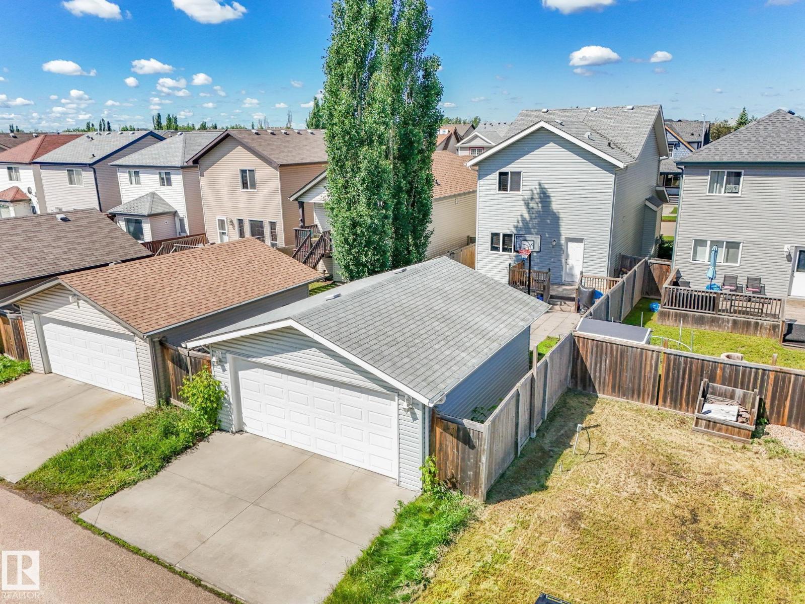 14843 140 ST NW - 60