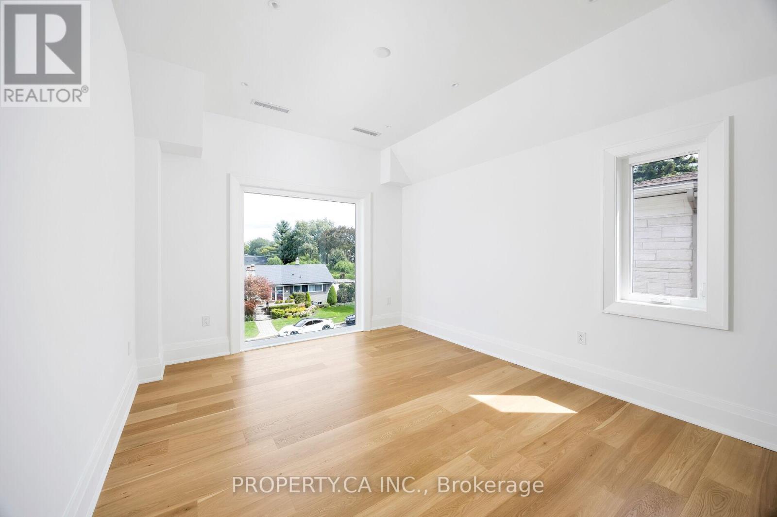 10 GRANGEMILL CRESCENT - 26