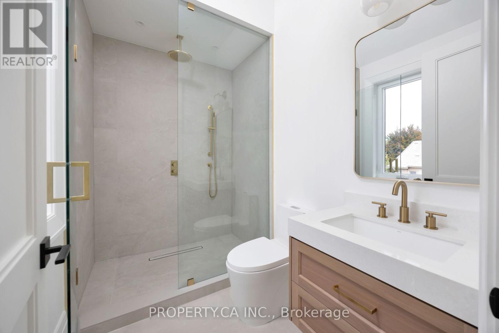 10 GRANGEMILL CRESCENT - 32