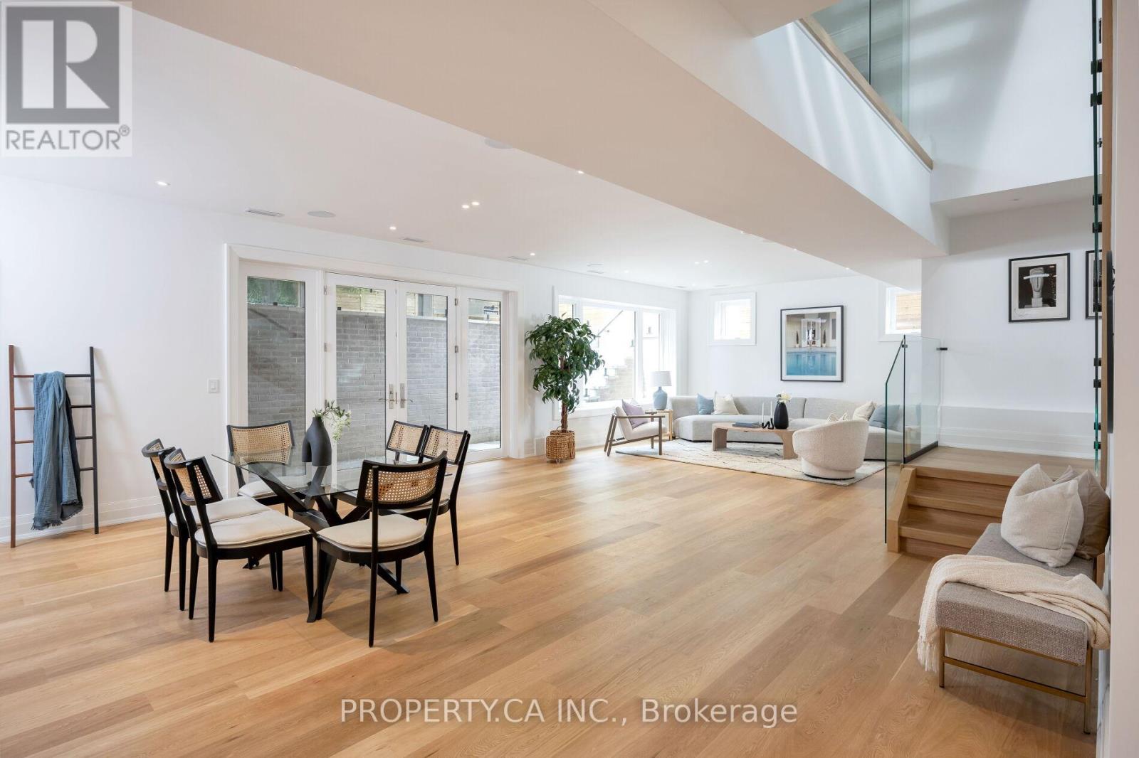 10 GRANGEMILL CRESCENT - 35