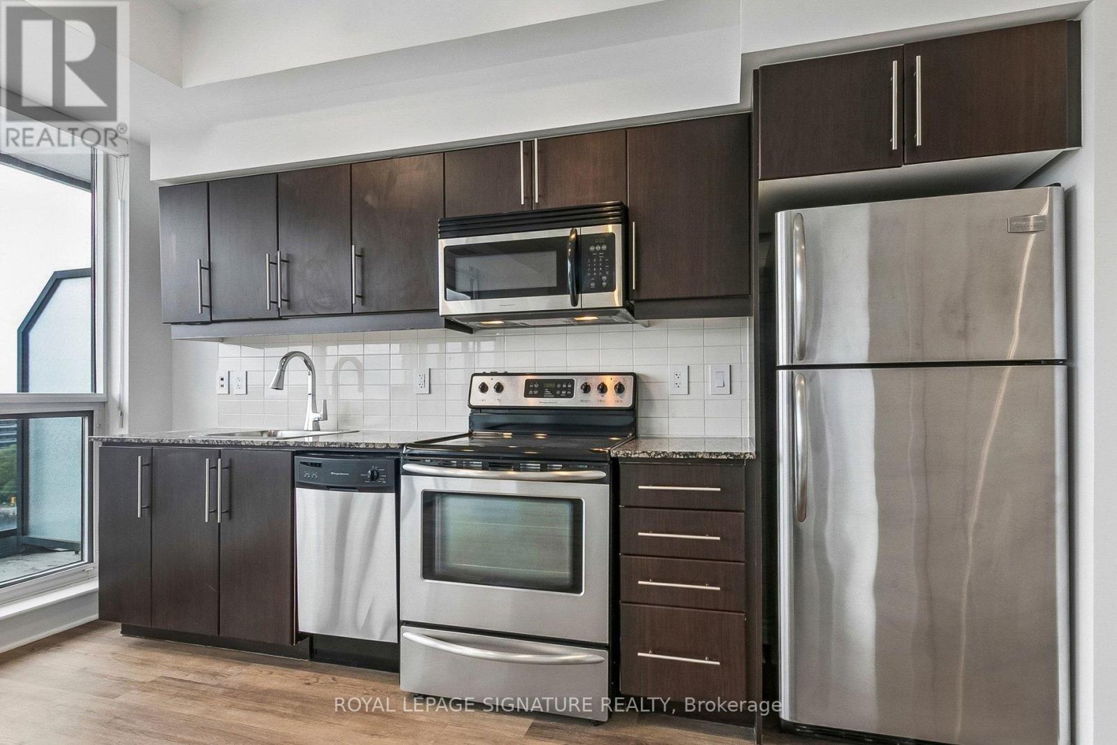 #923 2885 BAYVIEW AVENUE - 10