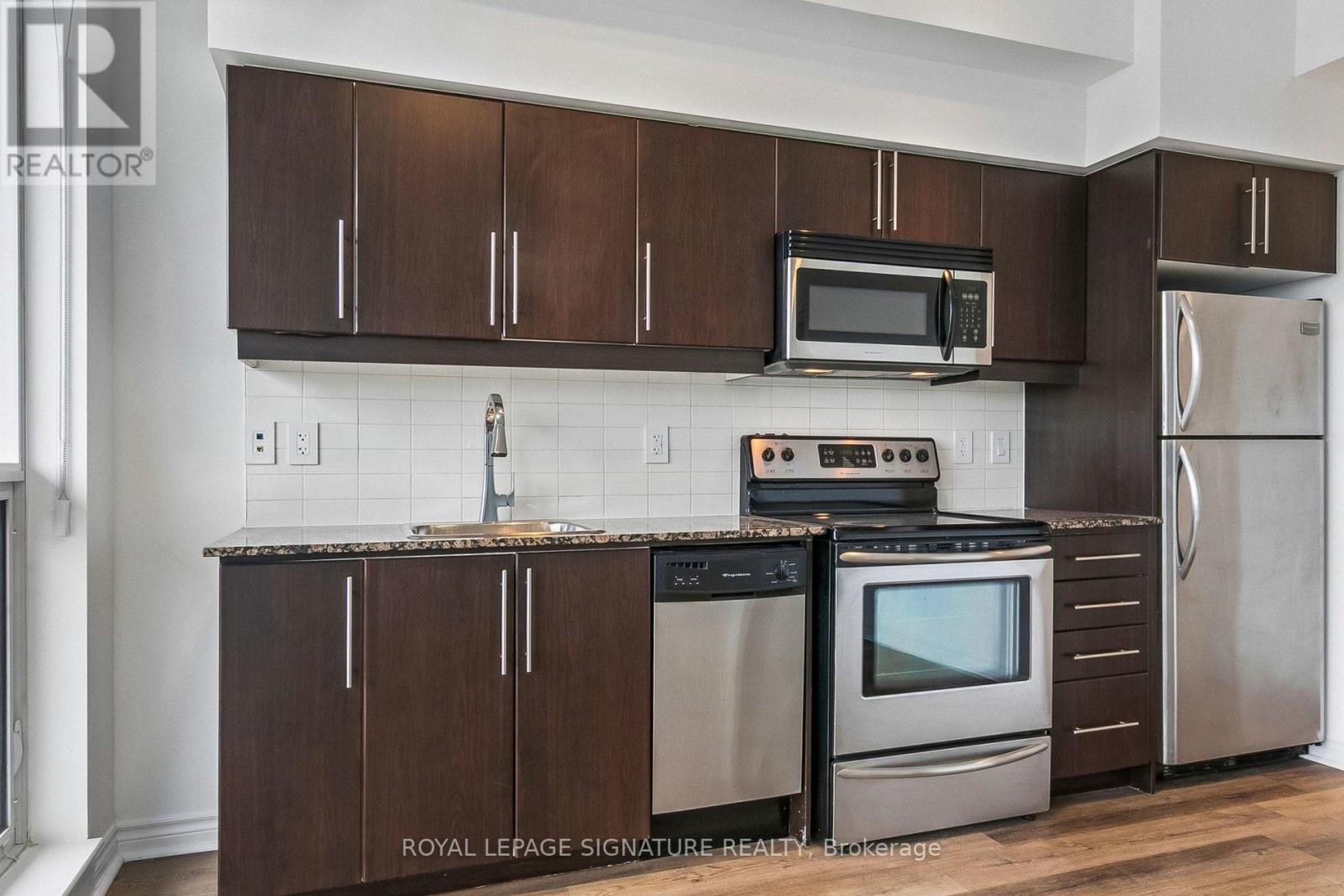 #923 2885 BAYVIEW AVENUE - 11