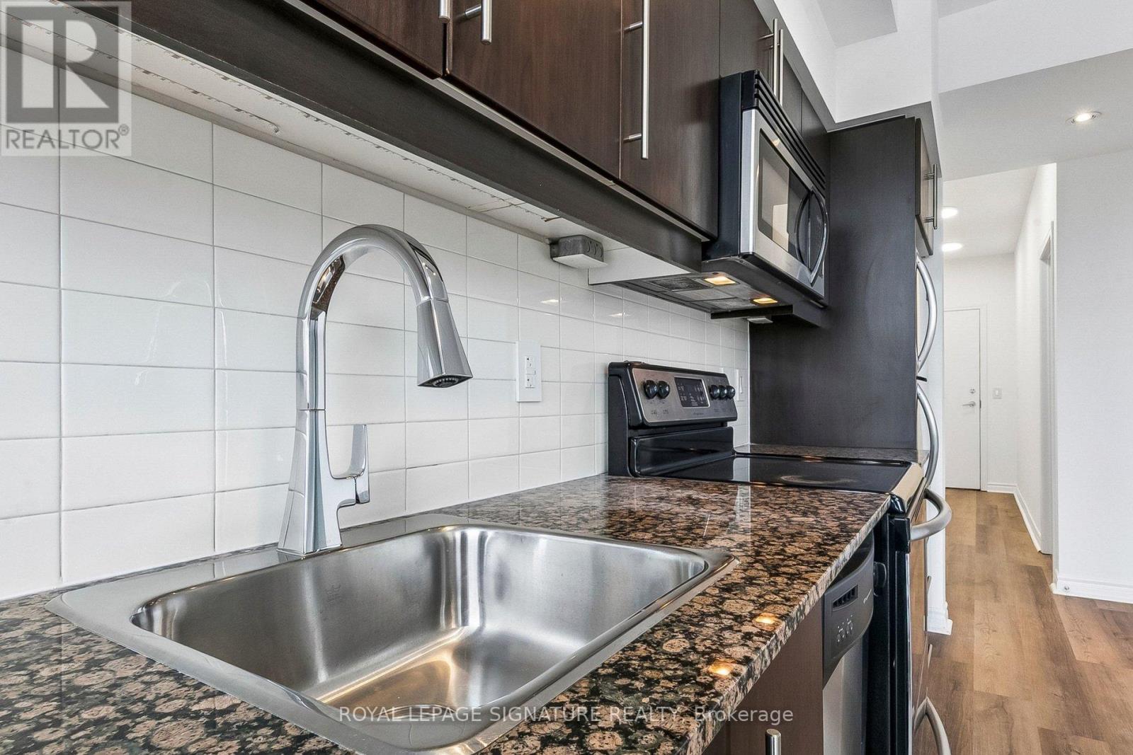#923 2885 BAYVIEW AVENUE - 12
